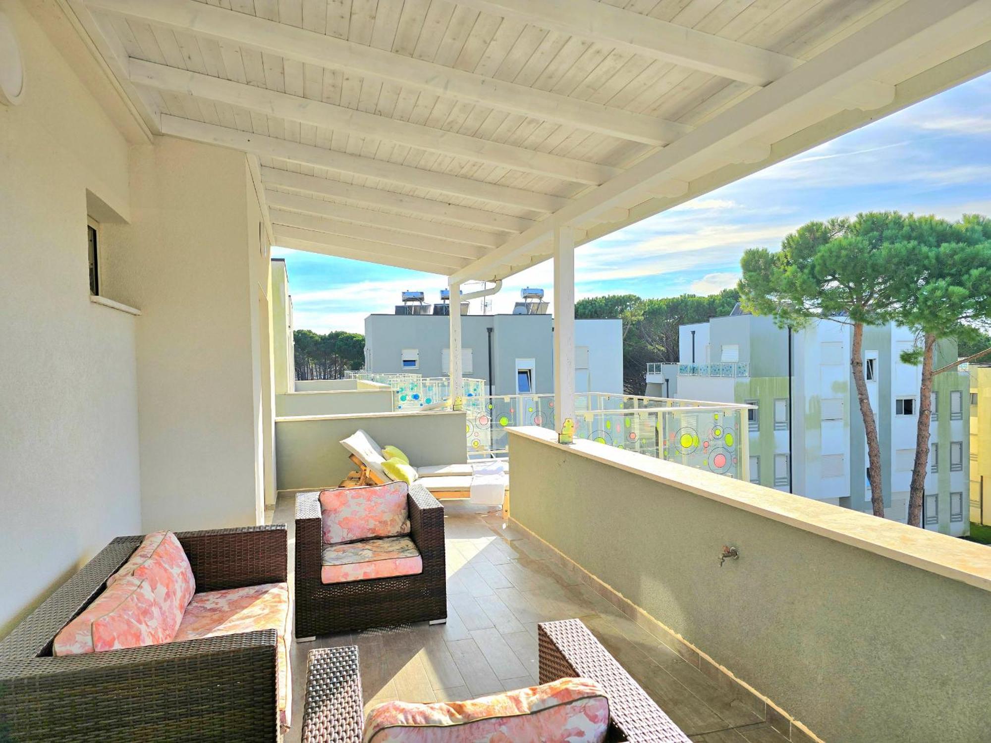 Sunny Penthouse 271 *